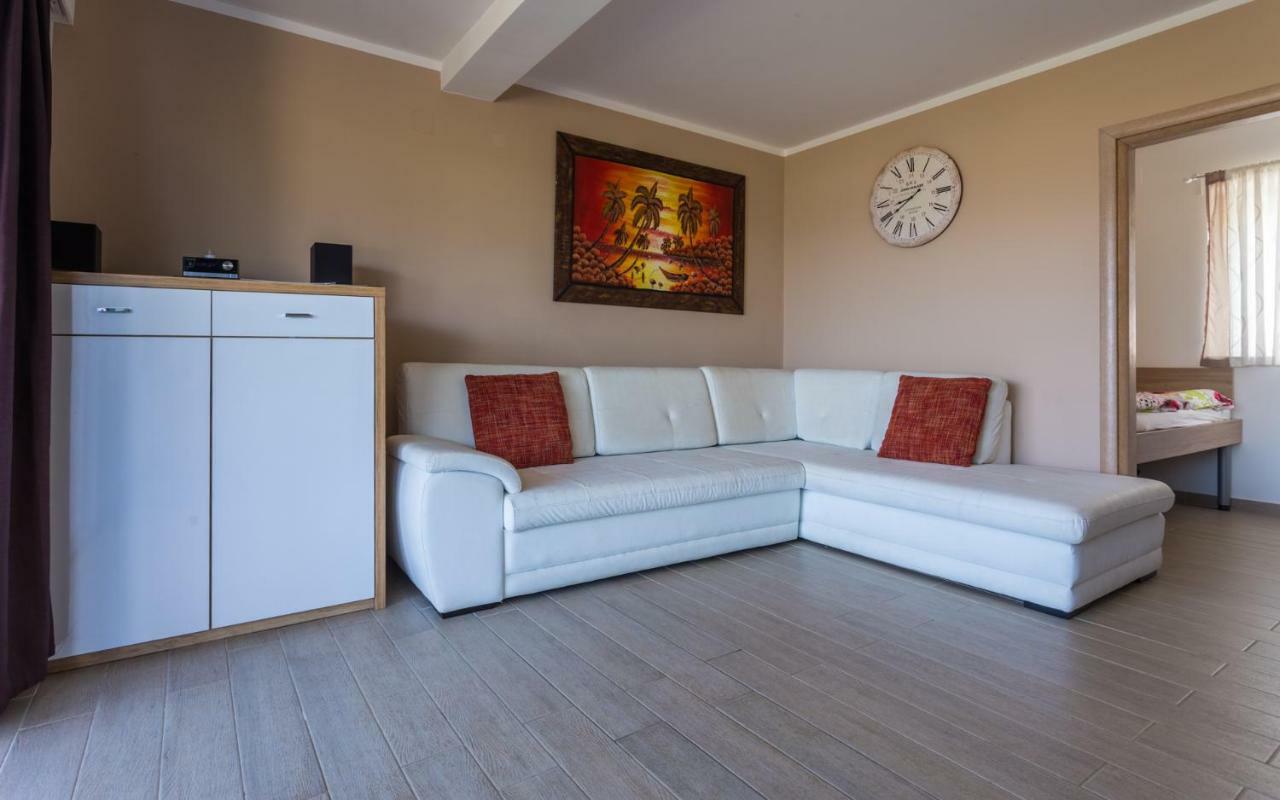 Apartment Trava Klimno Zewnętrze zdjęcie